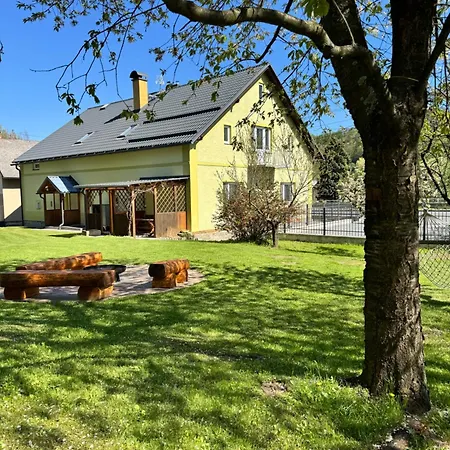 Vapenna Semesterbostad Jeseník